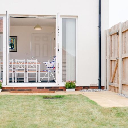 Oakley - Large, Elegant, Dog Friendly & Parking Whitby Exterior photo