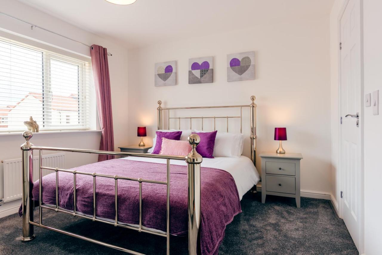 Oakley - Large, Elegant, Dog Friendly & Parking Whitby Exterior photo