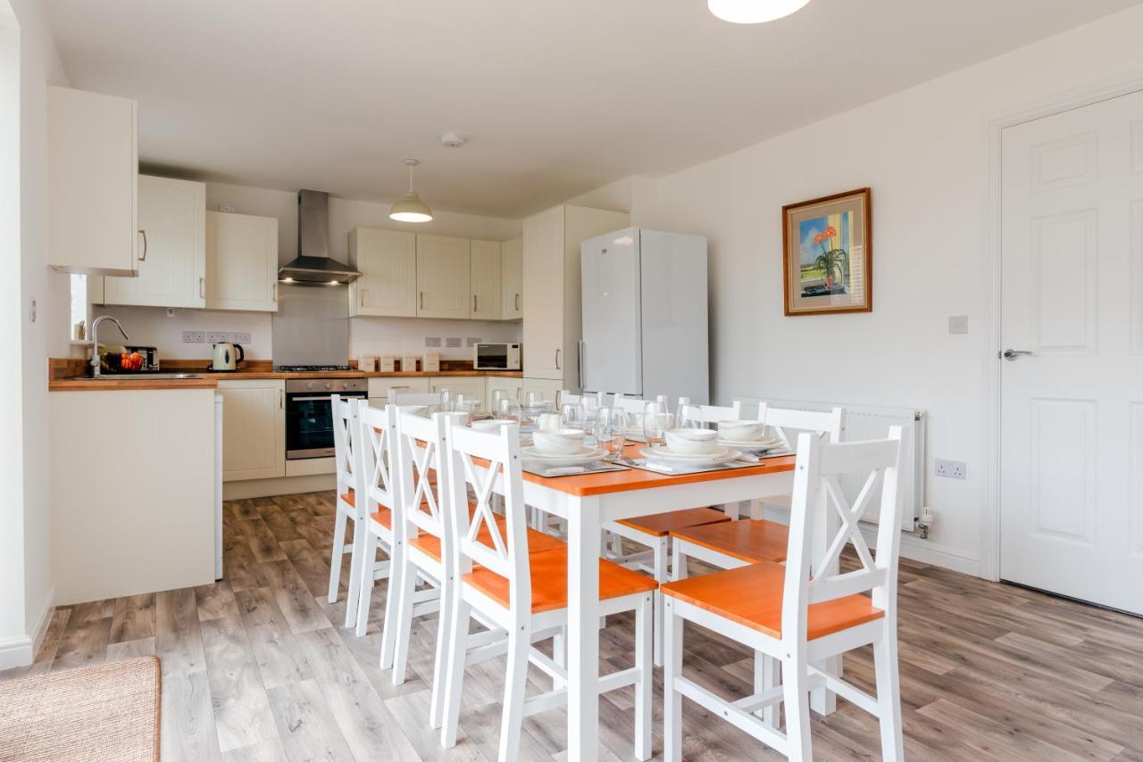Oakley - Large, Elegant, Dog Friendly & Parking Whitby Exterior photo