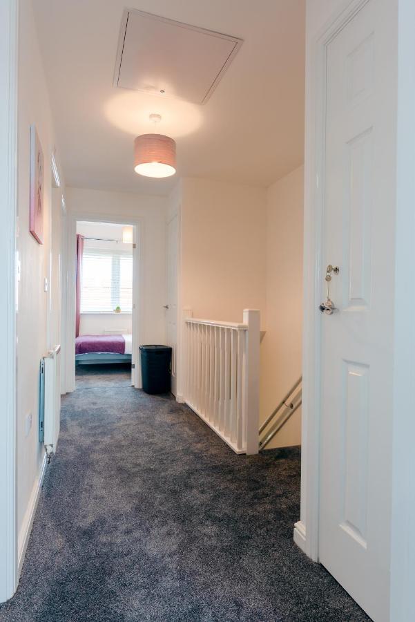 Oakley - Large, Elegant, Dog Friendly & Parking Whitby Exterior photo