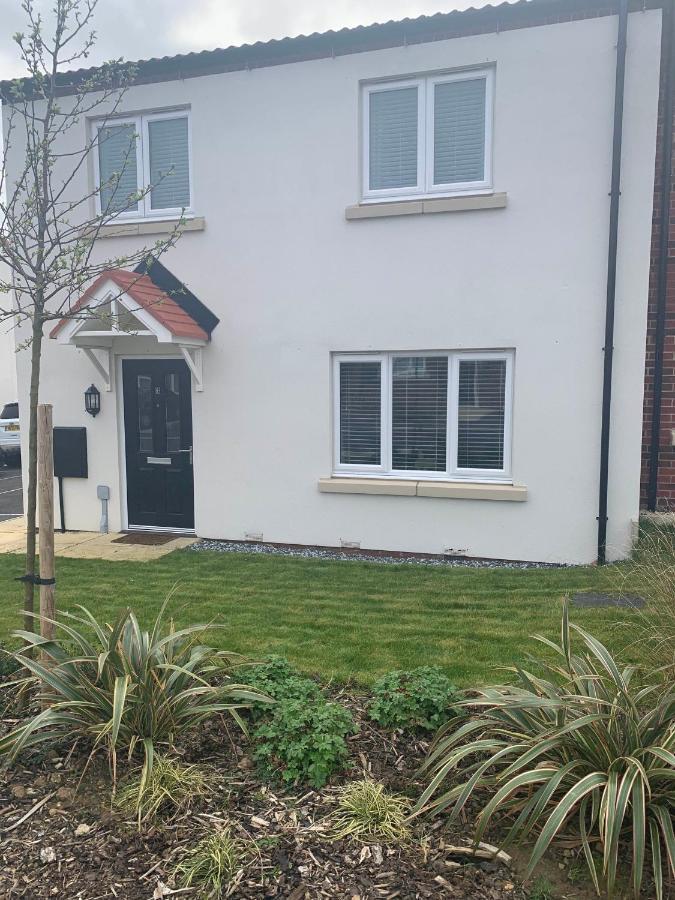 Oakley - Large, Elegant, Dog Friendly & Parking Whitby Exterior photo